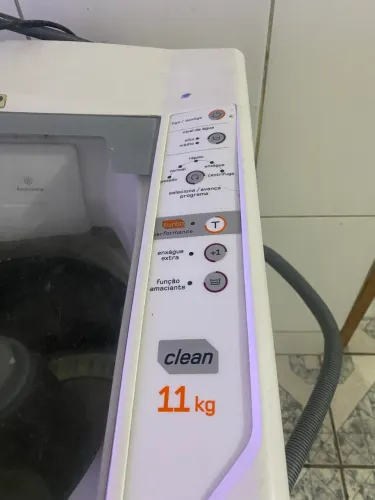 Doação de máquina de lavar roupa funcionando