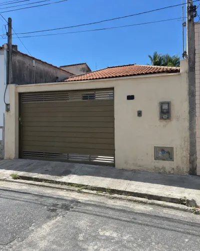Casa a venda no COAÇU, em boas condições