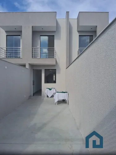 CASAS GEMINADAS NO BAIRRO SANTA MÔNICA