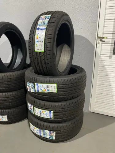 PNEUS/PNEU 245/45/20 R20