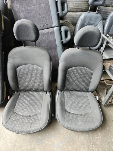 Jogo de bancos Peugeot 206 207 4 portas