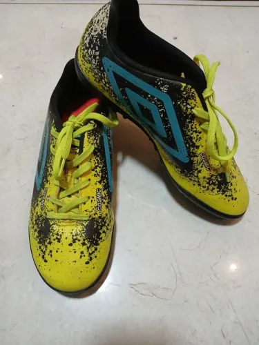 Chuteira Umbro
