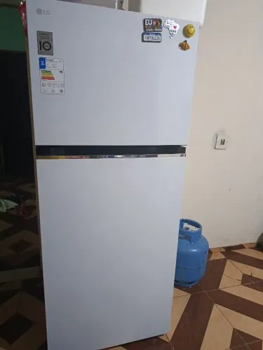 Geladeira LG Smart Inverter Compressor - Seminova