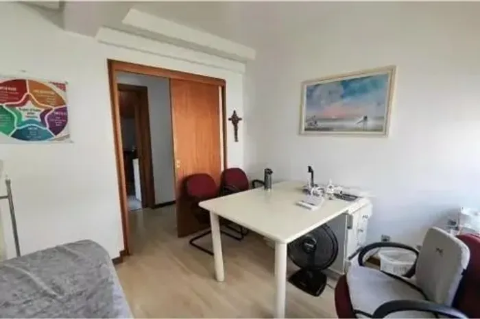 Sala com 2 Dormitorio(s) localizado(a) no bairro Moinhos de Vento em Porto Alegre / Ref.:O