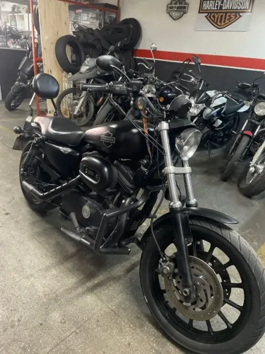 Harley-Davidson Sportster XL 883R 2010 - Apenas 32.000 km
