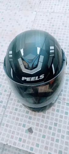 Capacete Peels com abertura frontal