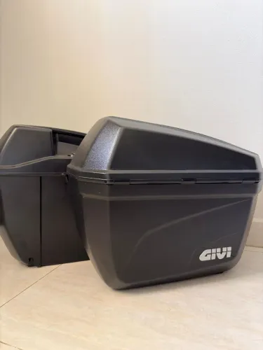 Baú bauleto lateral 22litros Givi E22