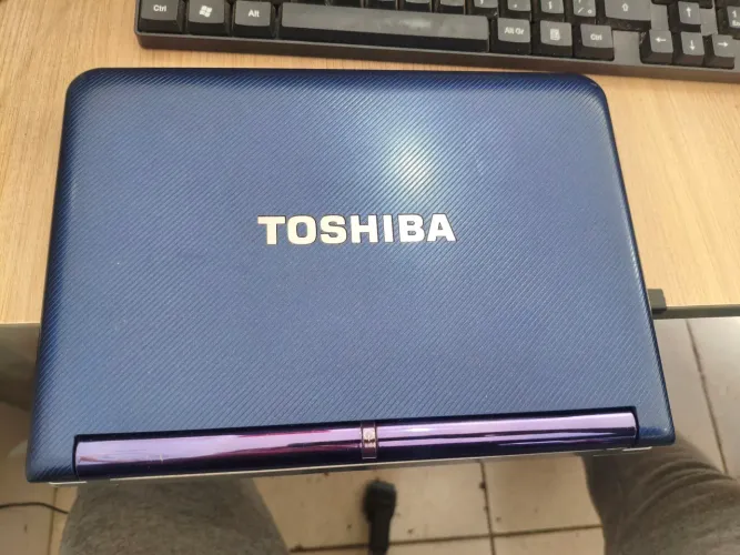 Netbook Toshiba mini NB305-N410BL.