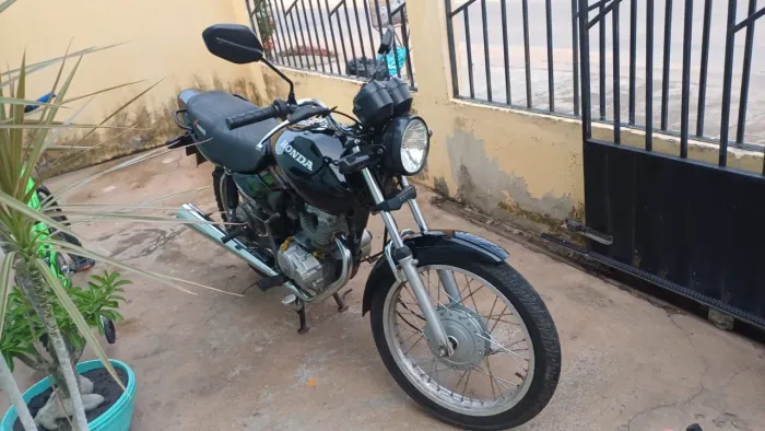 Moto Honda FAN  ano 2008 em dias pronto pra transferência 