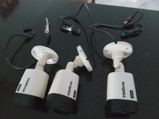 Vendo 4 câmeras intelbras