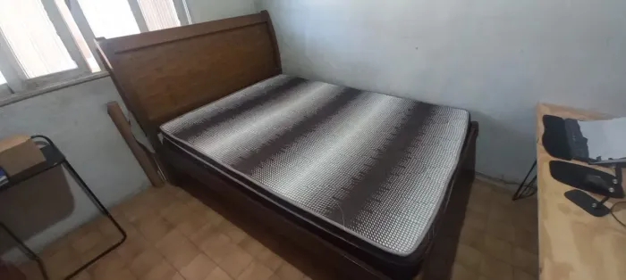 Cama de madeira