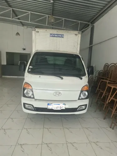 Vendo bongo em otimo estado interessados chamar no zap *57