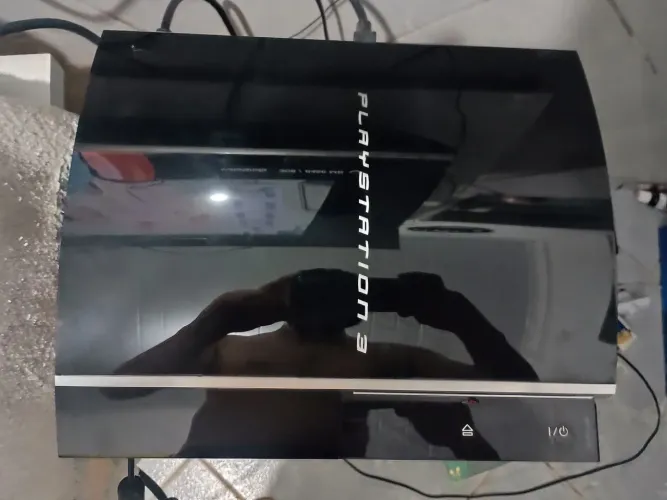 Playstation 3 FAT completo está funcionando parcialmente ou seja tem que concertar . 