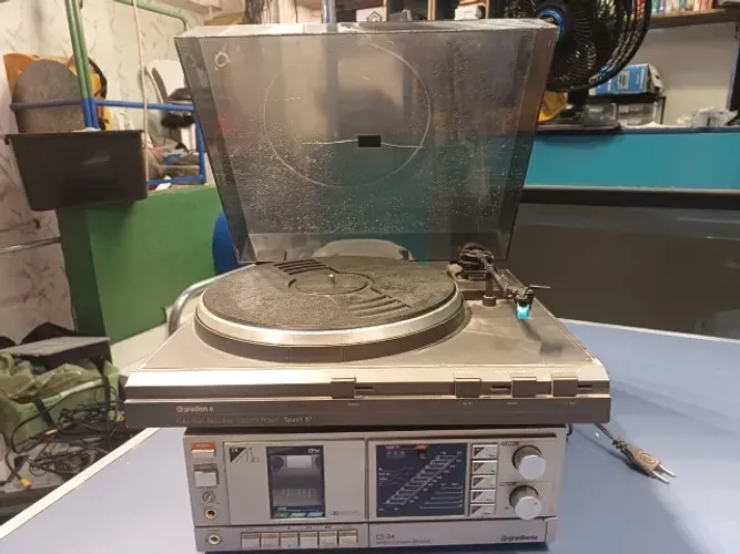 Toca disco Gradiente d40 com reciver Gradiente cs 35