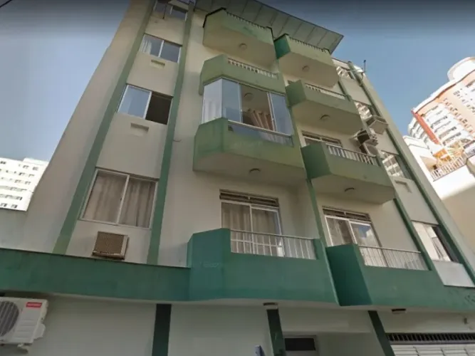 Apartamento de 2 dormitórios, AR CONDICIONADO, próximo a Av. Brasil e rua 1500!