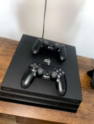 PS4 PRO Á VENDA