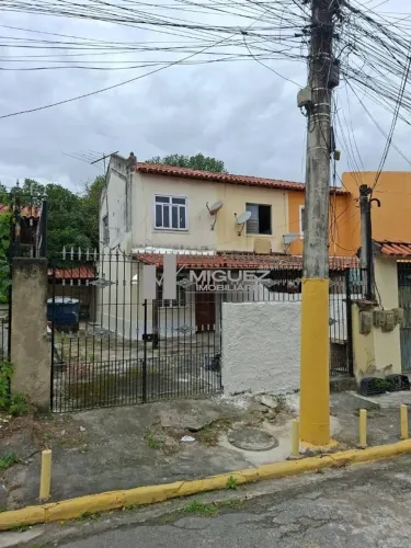 Casa 2 Quartos com Garagem e Churrasqueira em Santa Luzia, São Gonçalo