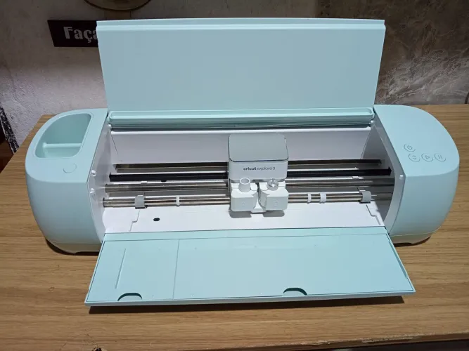 VENDO MAQUINA DE CORTE CRICUT NOVA