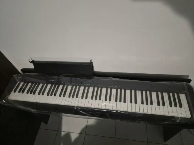Piano Digital Casio CDP S100 com estante