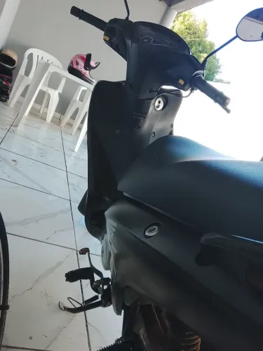 Vende se biz 125 ES