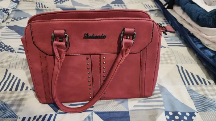 Bolsa feminina praticamente nova
