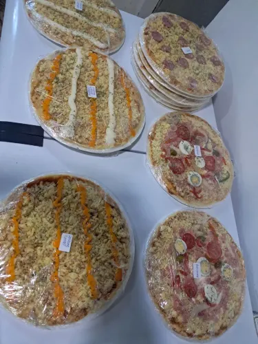 Pizzas pré assadas 30cm para revenda ou consumo.