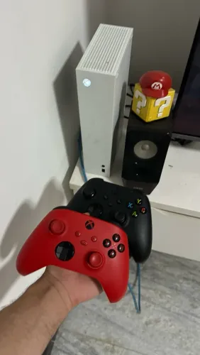 Xbox Series S 2 MANETES