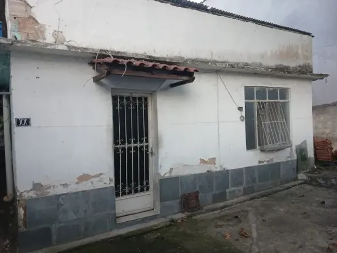 IMOVEL A VENDA = TERRENO COM DUAS CASAS. 230 MIL REAIS