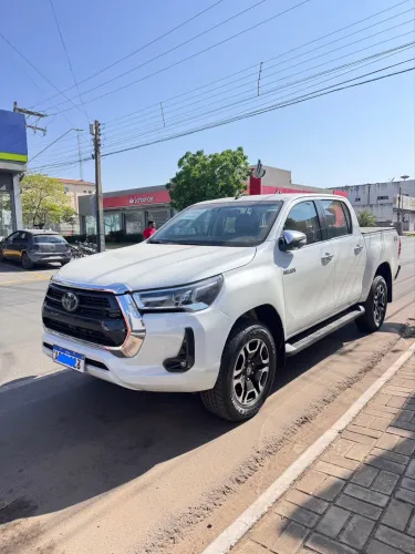 Toyota Hilux CD SRX 4X4 2.8 TDI 16V Diesel Aut. 2023