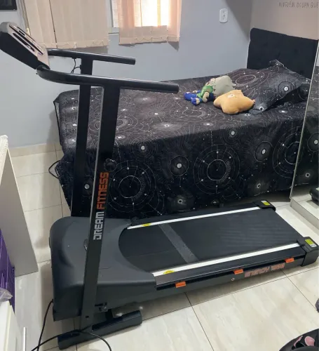 Esteira elétrica semi nova - Dream Fitness Energy 1600 110V Dobrável 