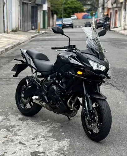 Kawasaki versys 650 abs, preta retirada na Kawasaki Marcelo santo André