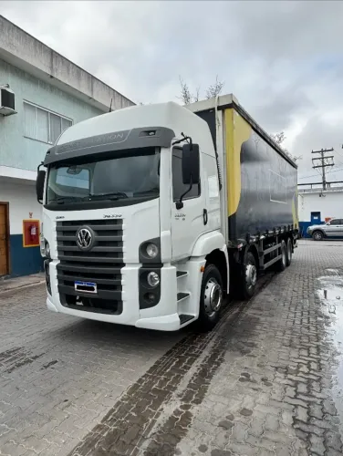 Volkswagen constellation 30.330 2022
