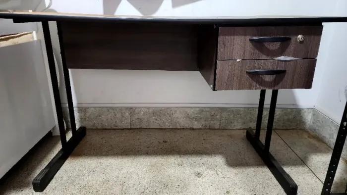 2 Mesas de escritório