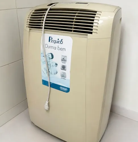 Ar condicionado portátil DeLonghi Pinguino 12000 BTU - Frio
