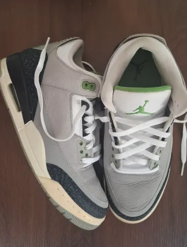 Nike Air Jordan 3 Retro Chlorophyll - Tamanho 9.5 / BR 41 - Tênis Masculino