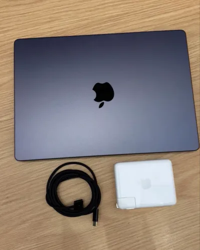 MacBook Pro M5 16GB/ 1TB