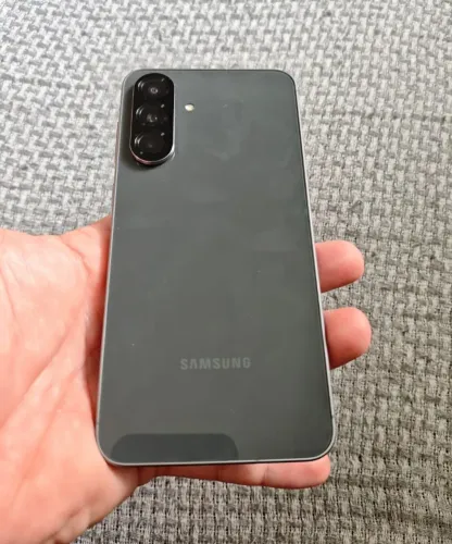 Samsung A56 8/128GB.