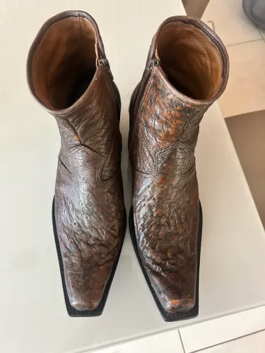 Bota bico fino couro de barriga de avestruz, tamanho 42 , fábricado por REIZINHO BOTAS