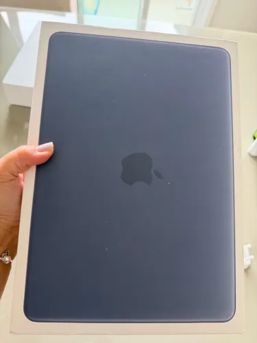 Vende-se urgente MacBook neo 8/256gb