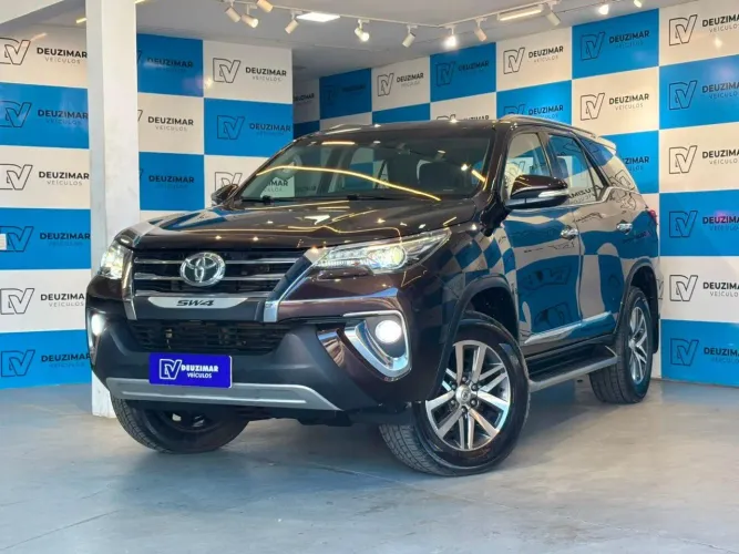 Toyota Hilux SW4 SRX 4X4 2.8 TDI 16V Dies. Aut. 2017