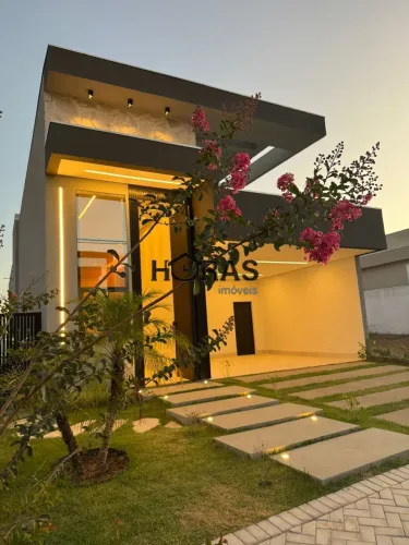 Casa à Venda no Florais do Parque | 3 Suítes | Piscina