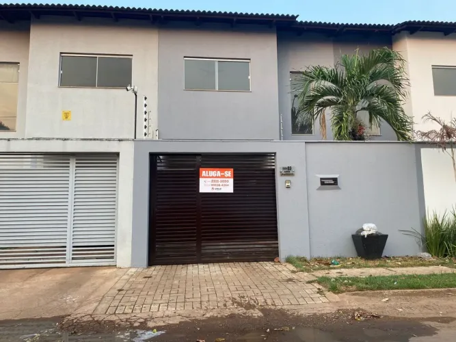 Casa com 2 dormitórios para alugar, 107 m² por R$ 3.549,84/mês - Plano Diretor Sul - Palma