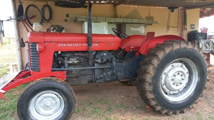 Vende trator65 x 4 marchas