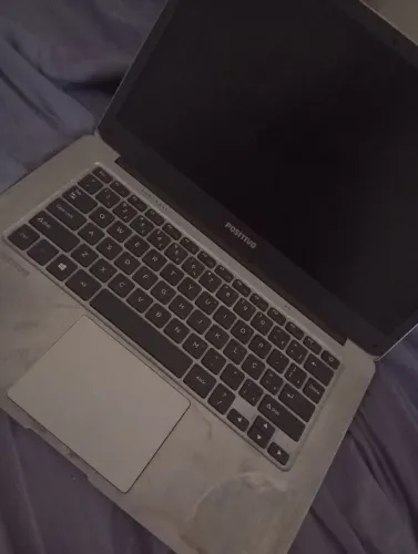 Notebook positivo para retirar peças.