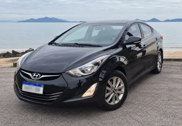 Hyundai Elantra GLS 2.0 16V Flex Aut. 2015