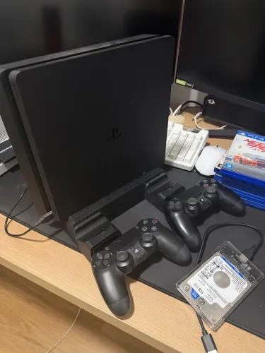 PlayStation 4 Slim 1.500 TB Perfeito Estado completo