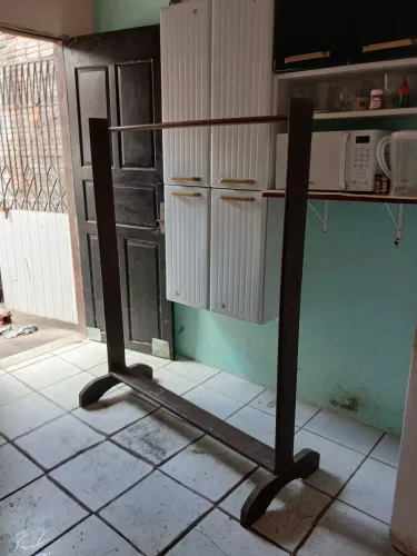 Vendo arara madeira