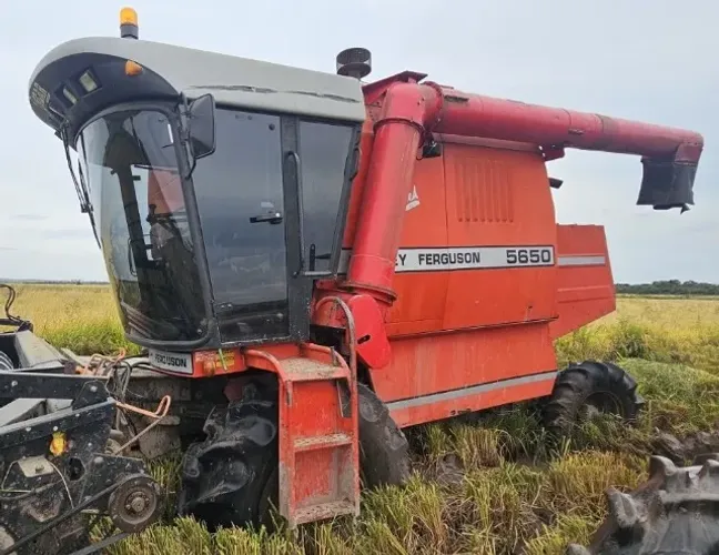 Colheitadeira Massey Ferguson 5650