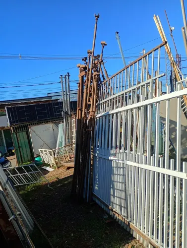 Escoras metálicas regulagem, até 3.40 e alguns até com 3.70