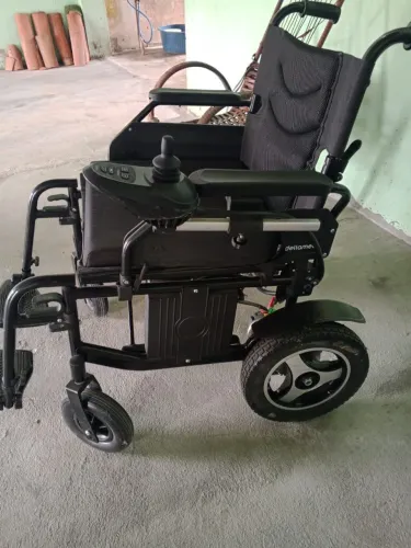 Cadeira de rodas motorizada nova usada só para teste